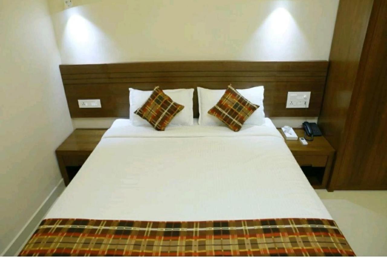 Prince Homestay & Restaurant Rudraprayāg Exterior foto